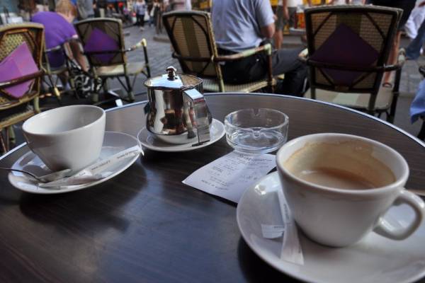 Café restaurant en hyper centre, à deux pas de la mer !