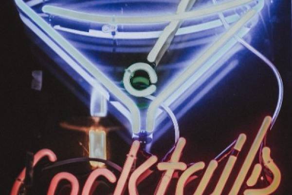 Bar dynamique proche du centre-ville, idéal pour une clientèle étudiante