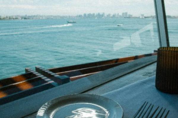 Restaurant avec vue imprenable sur la mer 