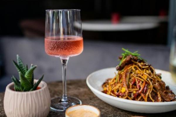  Brasserie Élégante au Cœur de Lille
