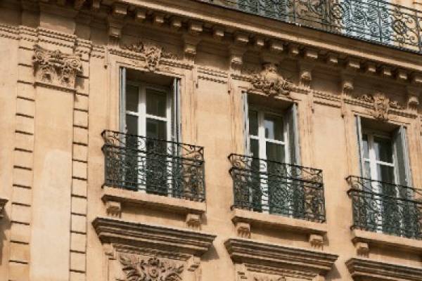  Murs Commerciaux avec Bail en Cours !