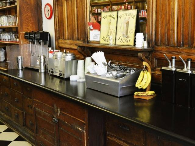 À vendre — Brasserie avec terrasse et logement de fonction