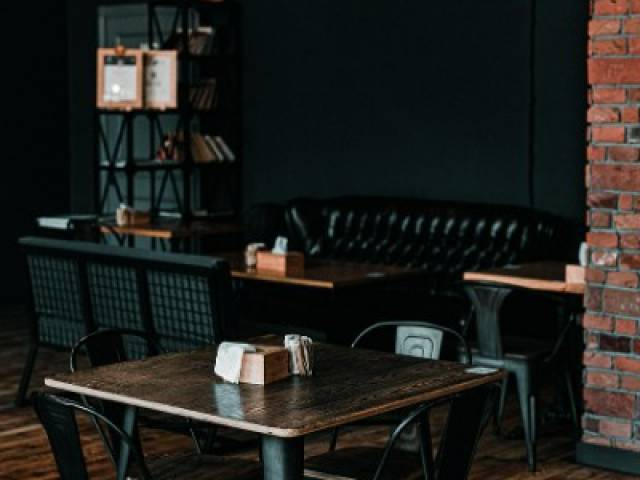 À VENDRE – RESTAURANT D’EXCEPTION – EMPLACEMENT N°1 FACE GARE