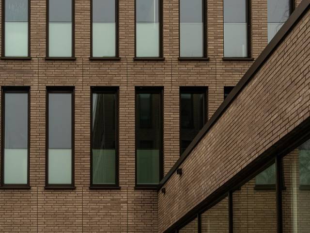 Rez-de-chaussée d’immeuble à usage mixte – Centre-ville de Lille