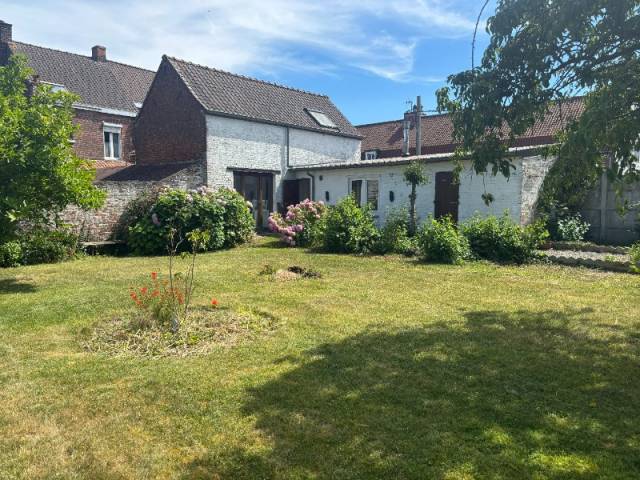 Immeuble mixte à vendre – Murs commerciaux avec Licence IV et habitation 