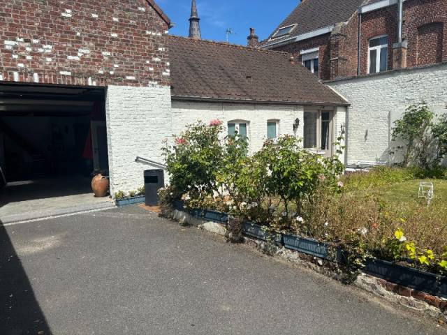 Immeuble mixte à vendre – Murs commerciaux avec Licence IV et habitation 