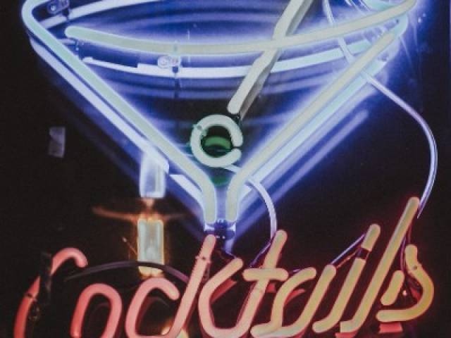 Bar dynamique proche du centre-ville, idéal pour une clientèle étudiante