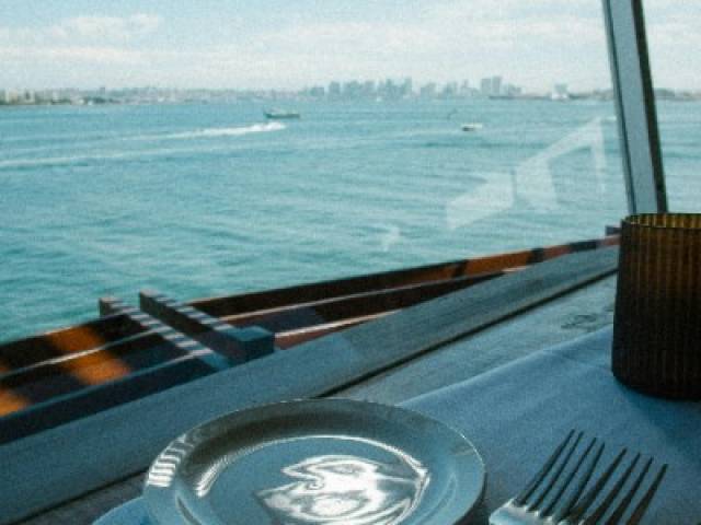 Restaurant avec vue imprenable sur la mer 