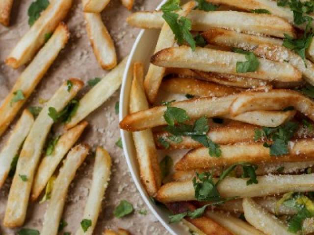 À VENDRE – FRITERIE AVEC 28 PLACES ASSISES – FAIBLE LOYER