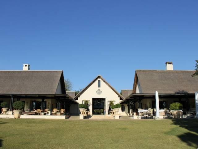 Ensemble immobilier mixte – 1 930 m² de terrain